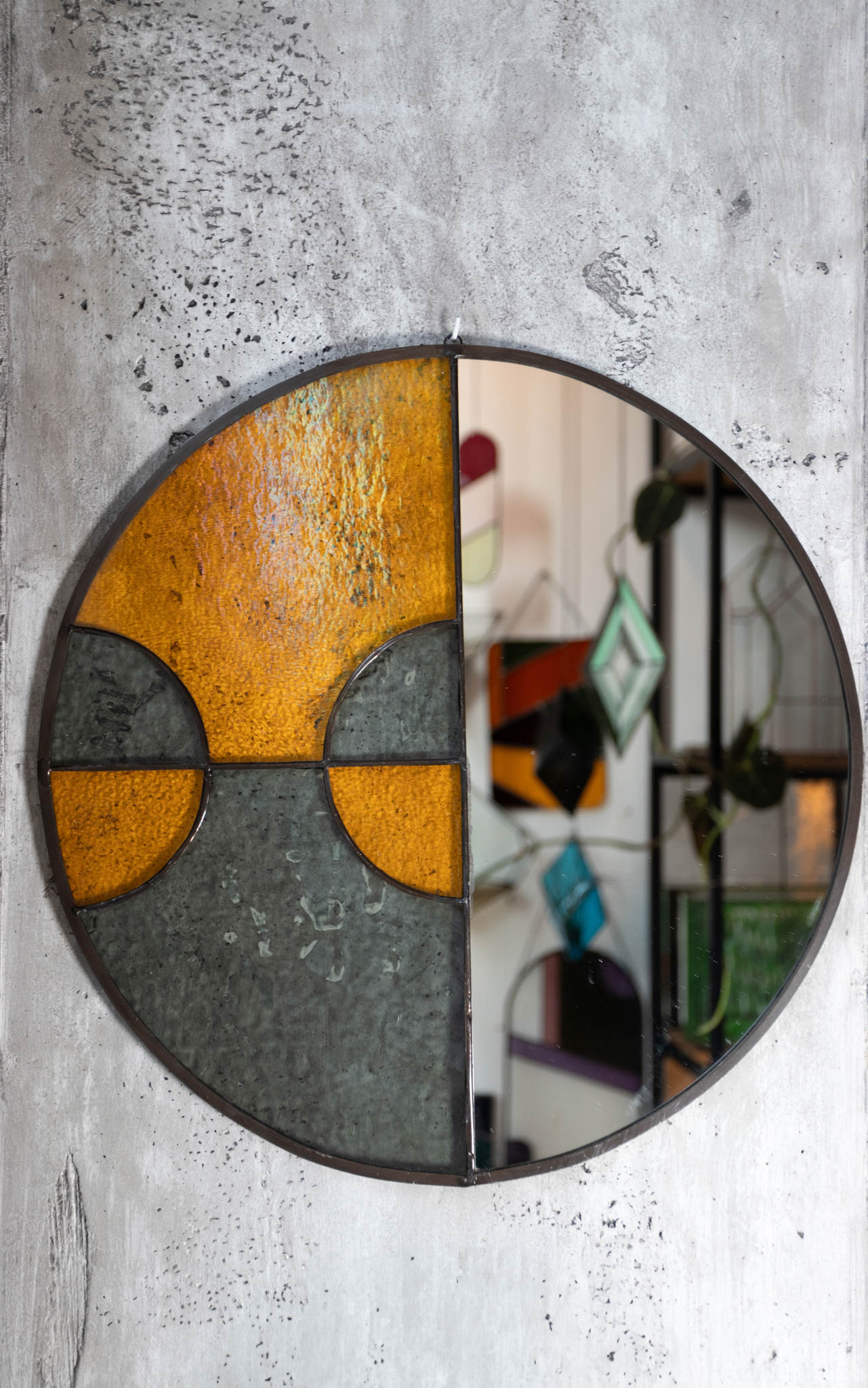 Decorative wall mirror