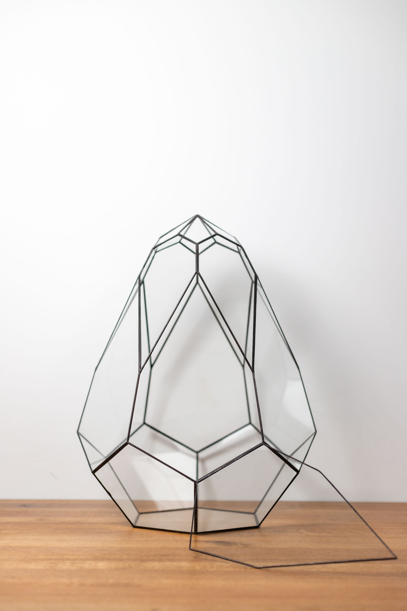 Design stained glass container