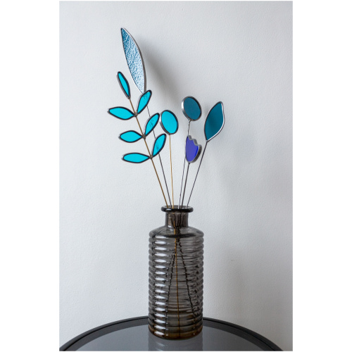 Handmade colorful glass flower bouquet by Duos Glass