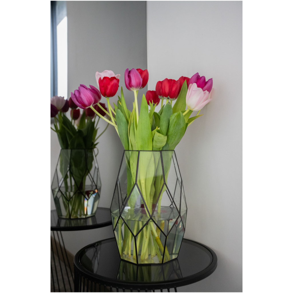 Decorative stained glass vase
