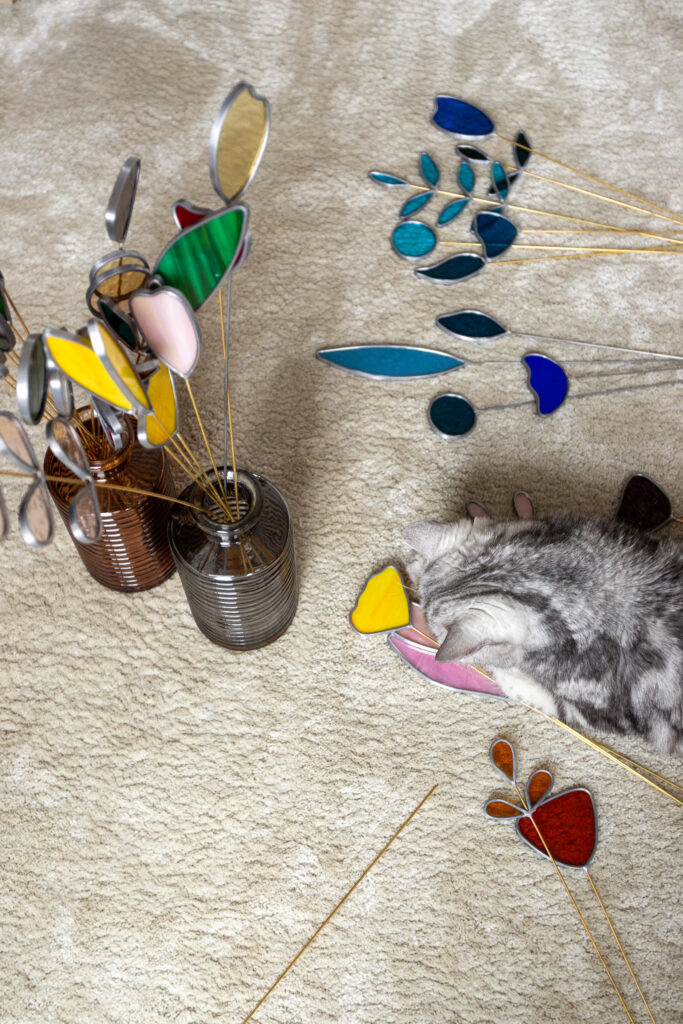 Handmade stained glass flowers by DuosGlass, colorful and artistic floral decor, perfect for home or gift.